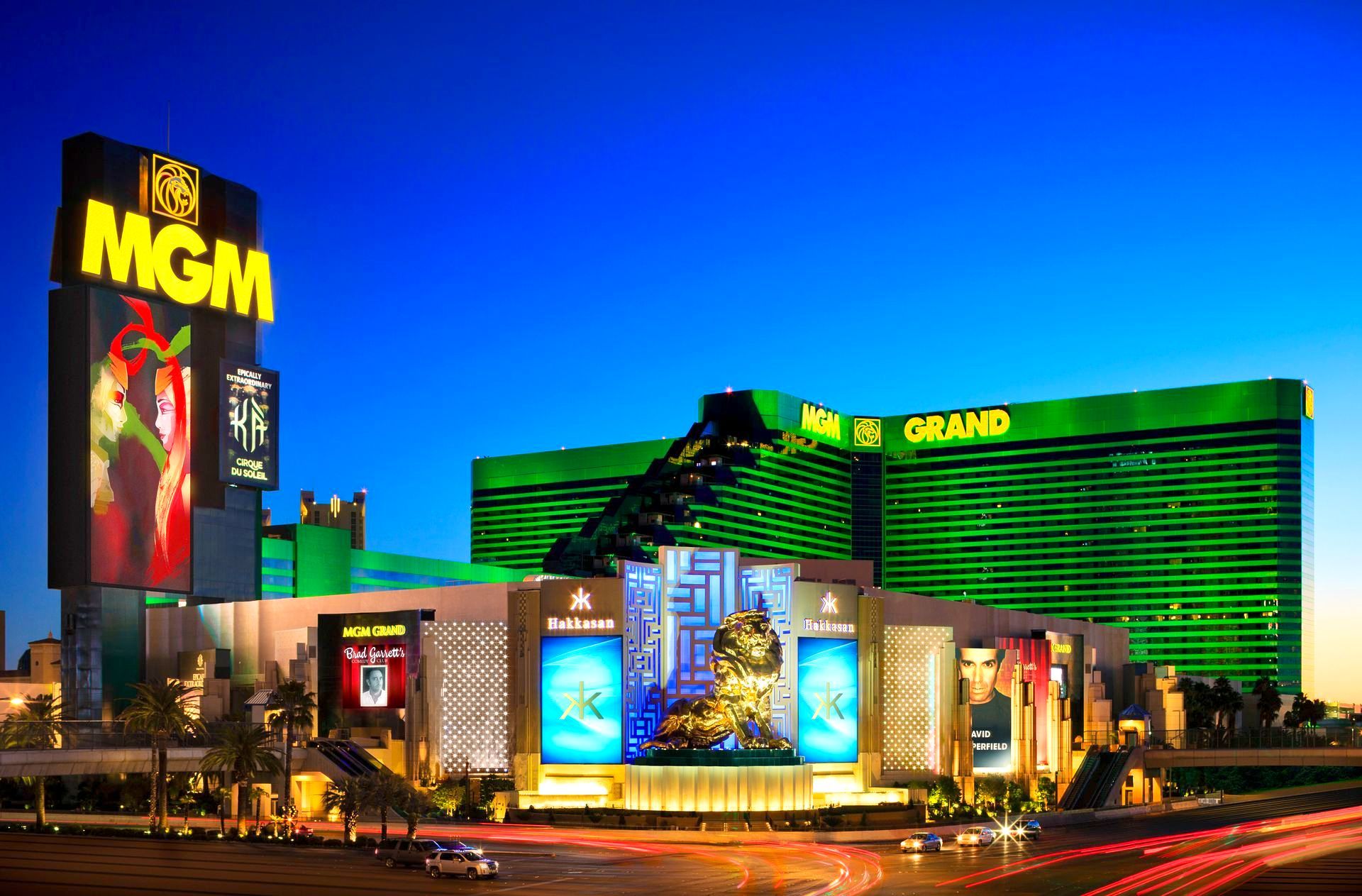 World's Largest Single Hotel Building: MGM Grand Las Vegas sets world record