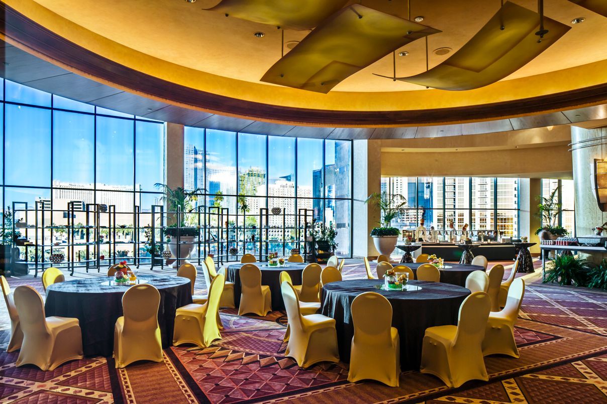 World's Largest Single Hotel Building: MGM Grand Las Vegas sets world record