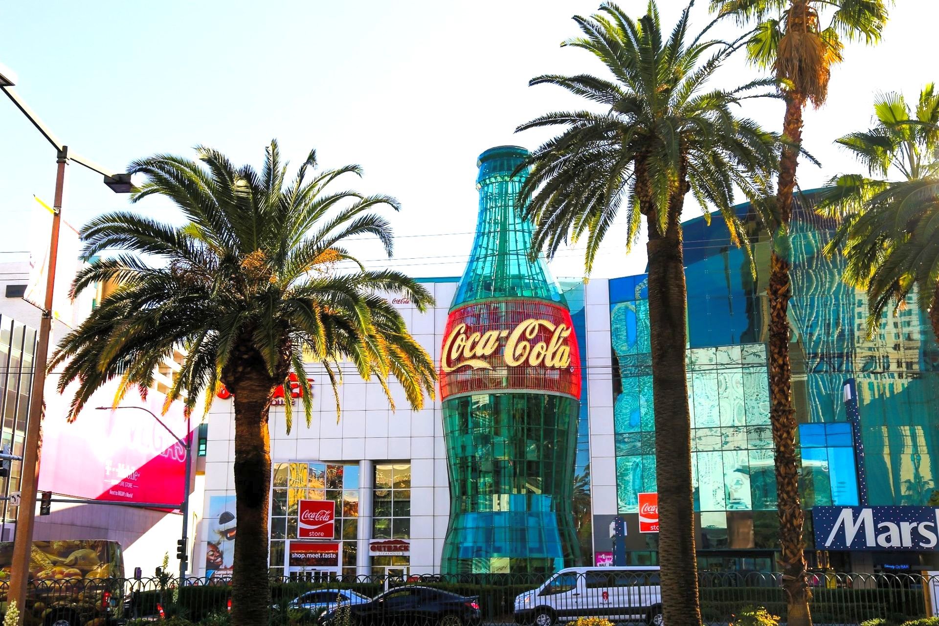 World's Largest Coca Cola Bottle: world record in Las Vegas, Nevada