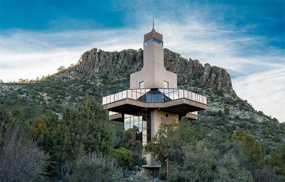 World's tallest single-family home: world record in Prescott, Arizona