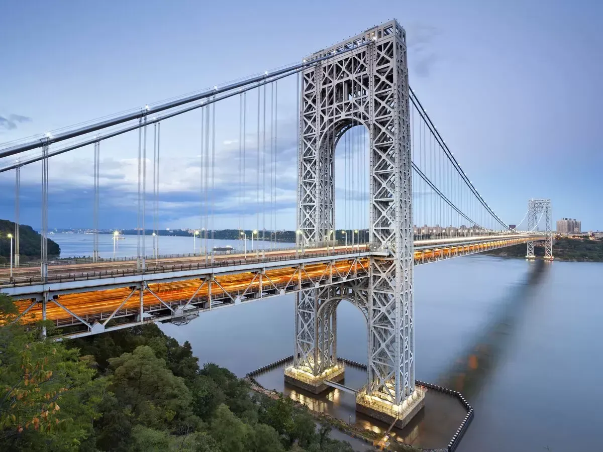 World’s Busiest Motor Vehicle Bridge: world record in Fort Lee, New Jersey