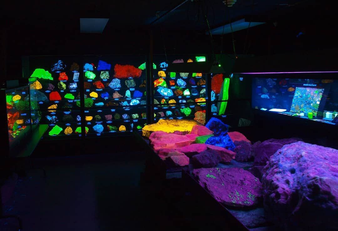 World’s Largest  Collection of Fluorescent Rocks: world record in Ogdensburg, New Jersey