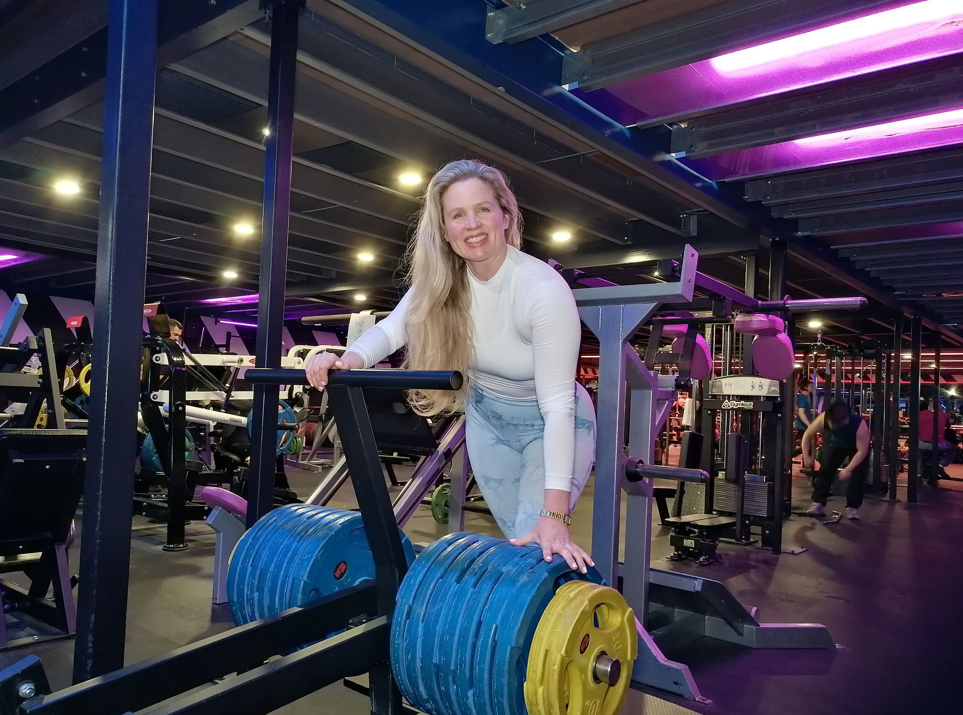 Heaviest squat to parallel in a belted squat machine (female): world record asttempt by Kerstin Sellberg