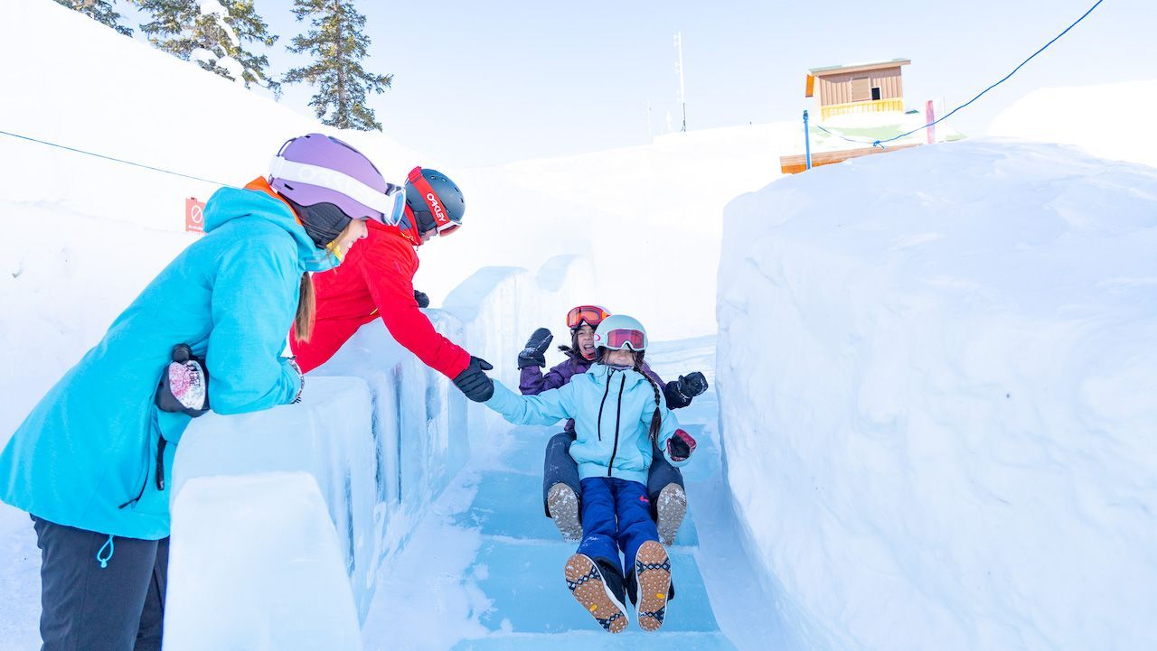 World's Largest Mountaintop Snow Fort: world record in Keystone Resort, Colorado