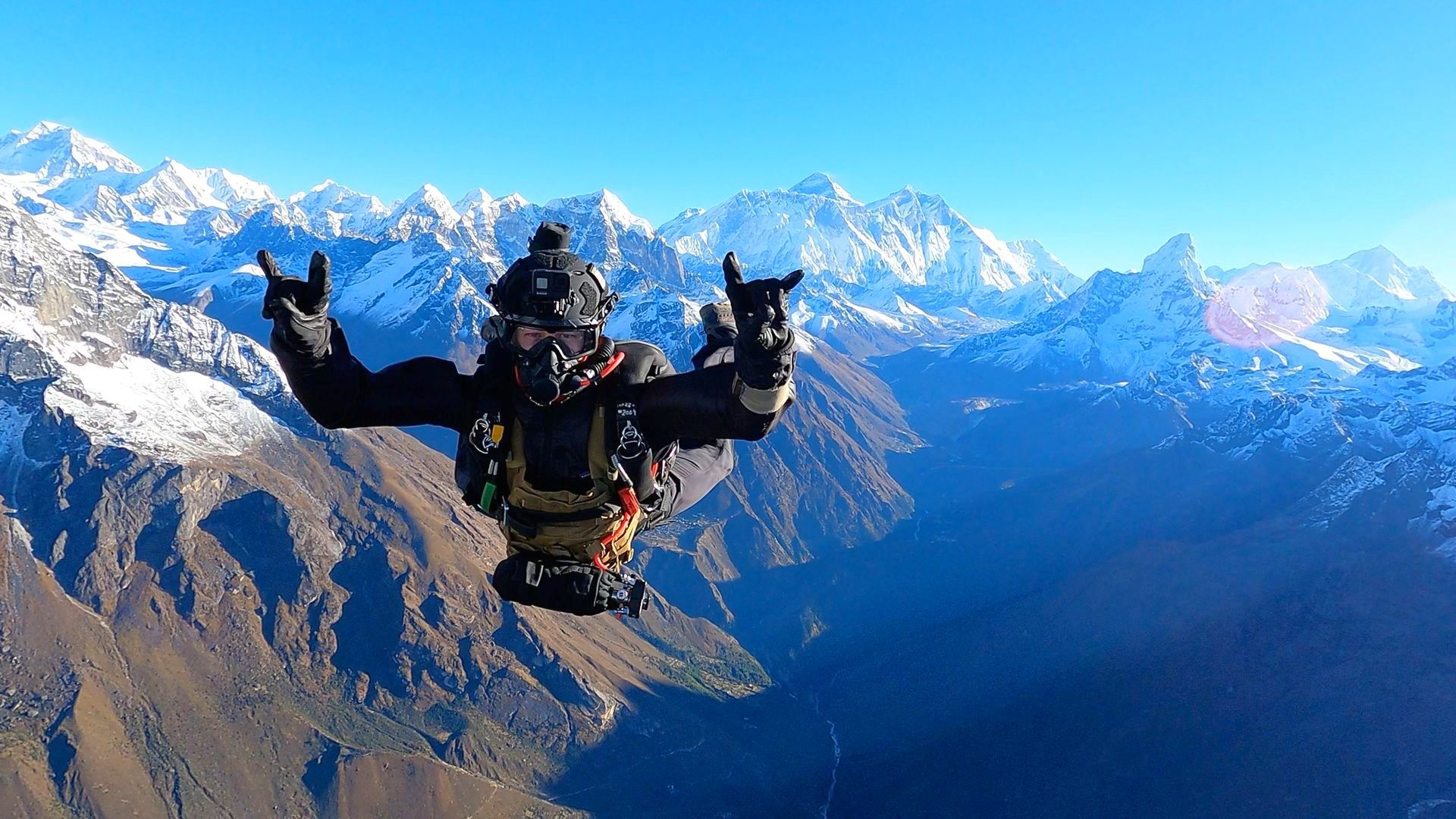 
Fastest Time To Skydive Six Continents: Legacy Expeditions Skydiving Team sets world record