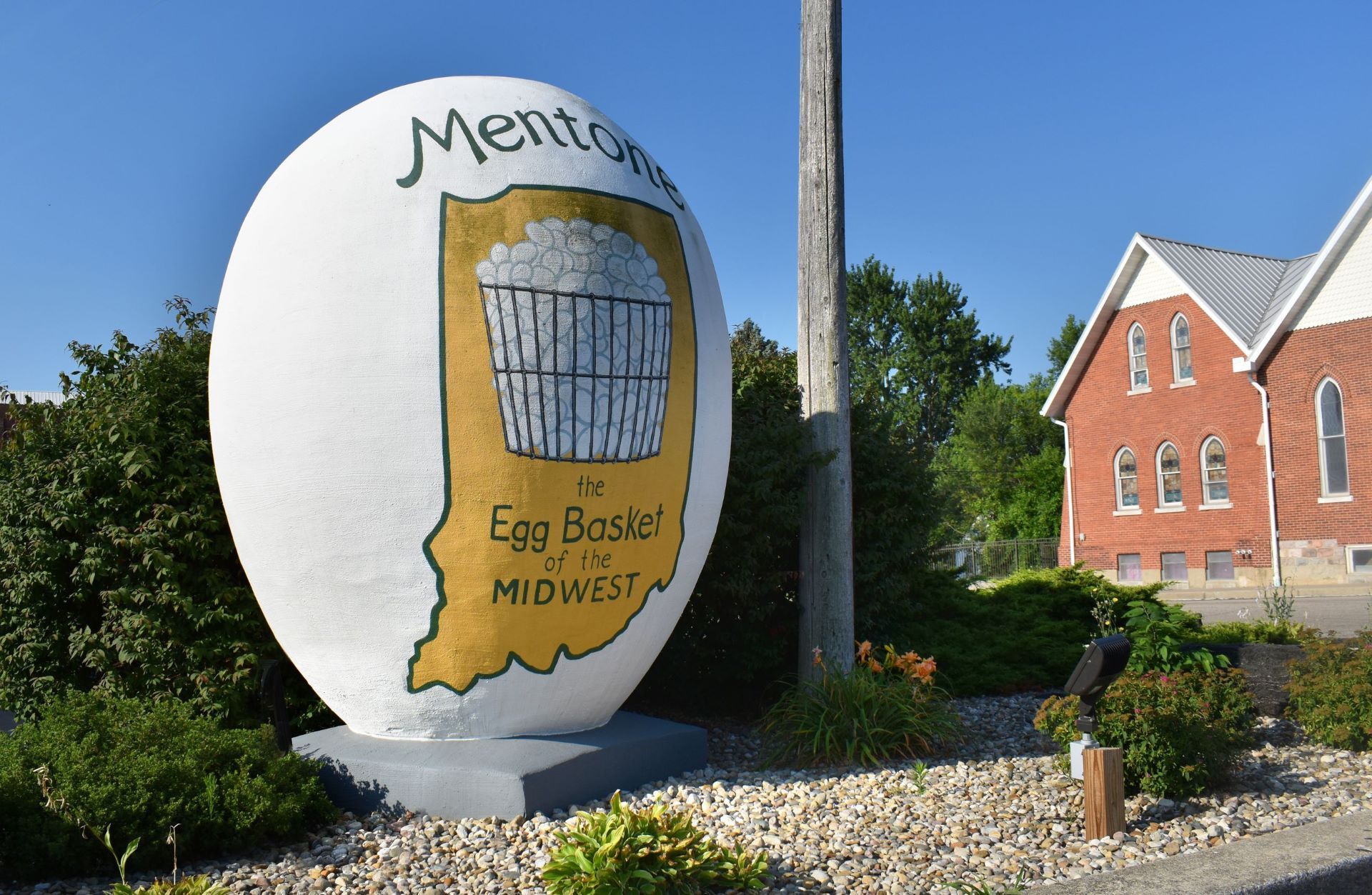 World’s Largest Egg Sculpture: world record in Mentone, Indiana