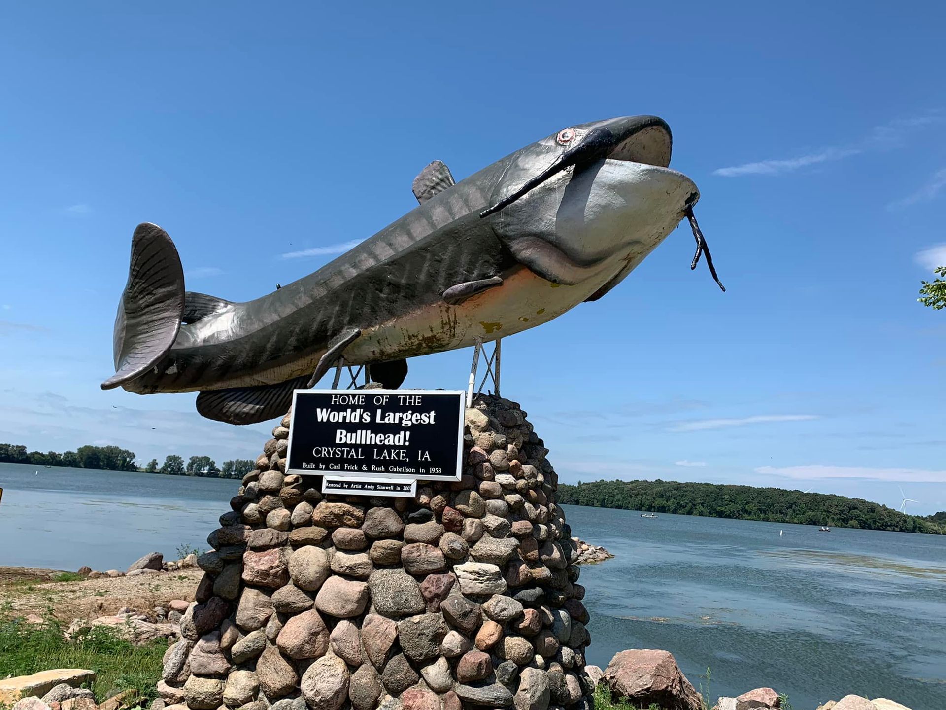 World's Largest Bullhead Sculpture: world record in Crystal Lake, Iowa