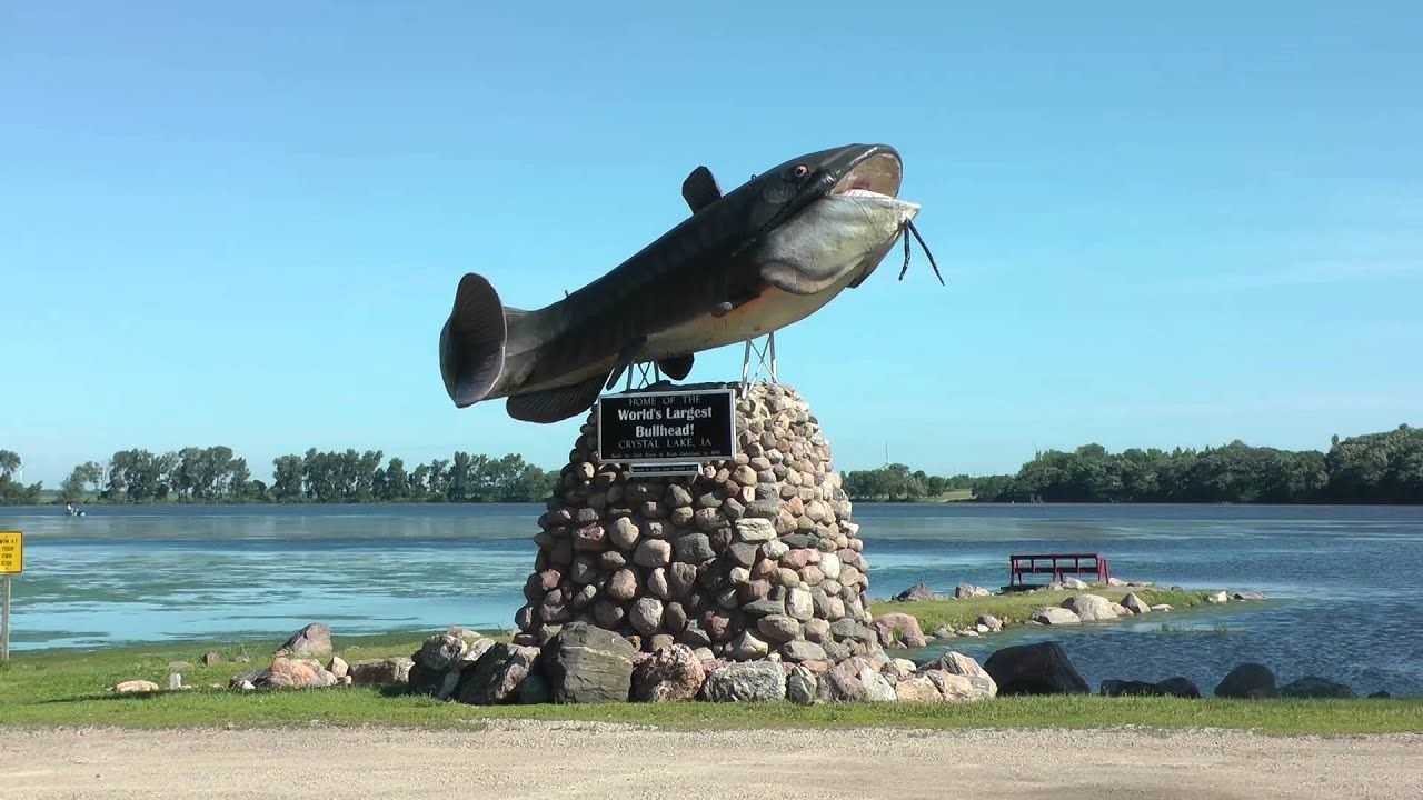 World's Largest Bullhead Sculpture: world record in Crystal Lake, Iowa