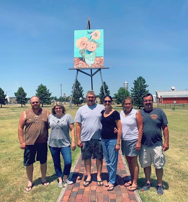 World’s Largest Easel: world record in Goodland, Kansas