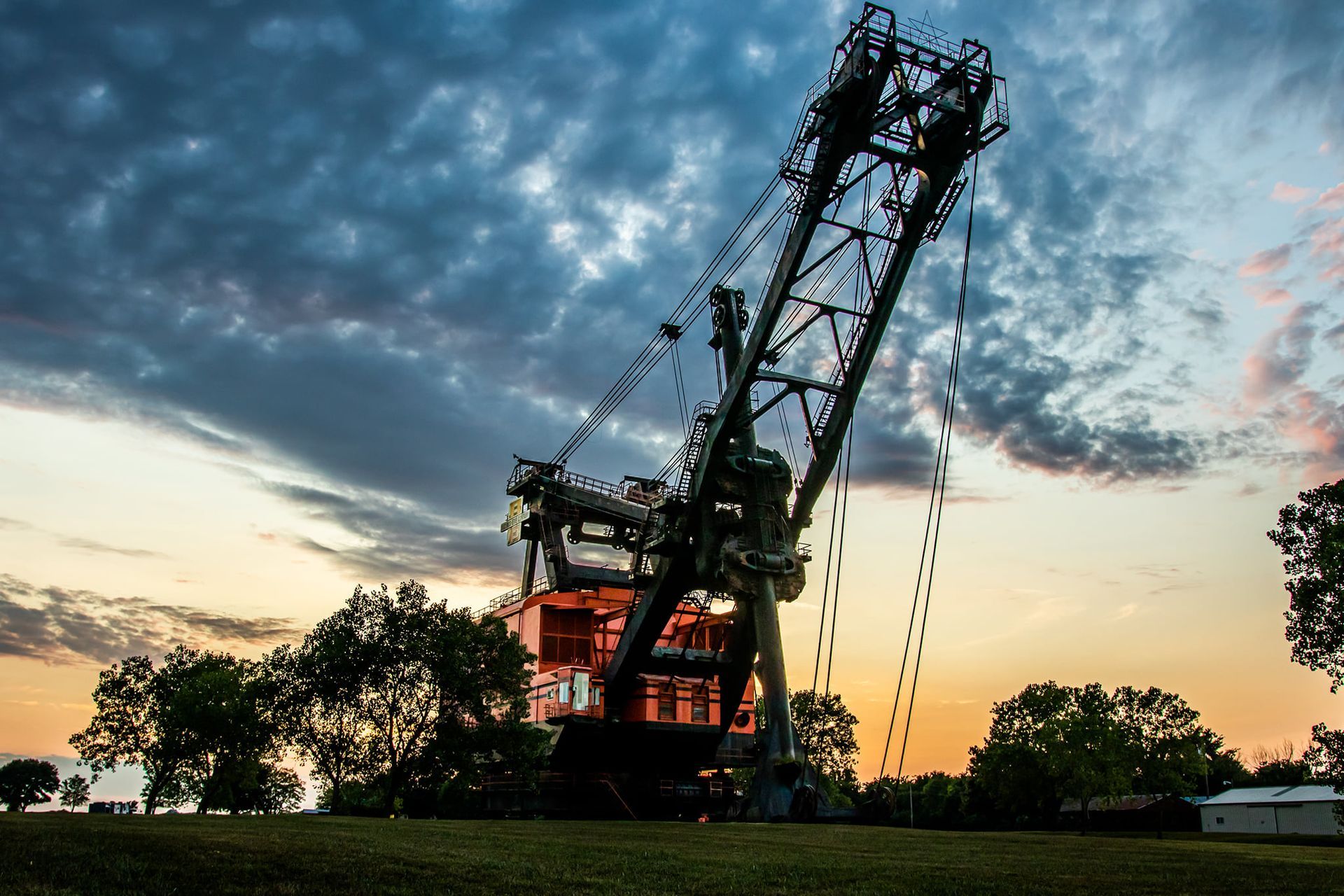World's Largest Electric Shovel: world record in West Mineral, Kansas