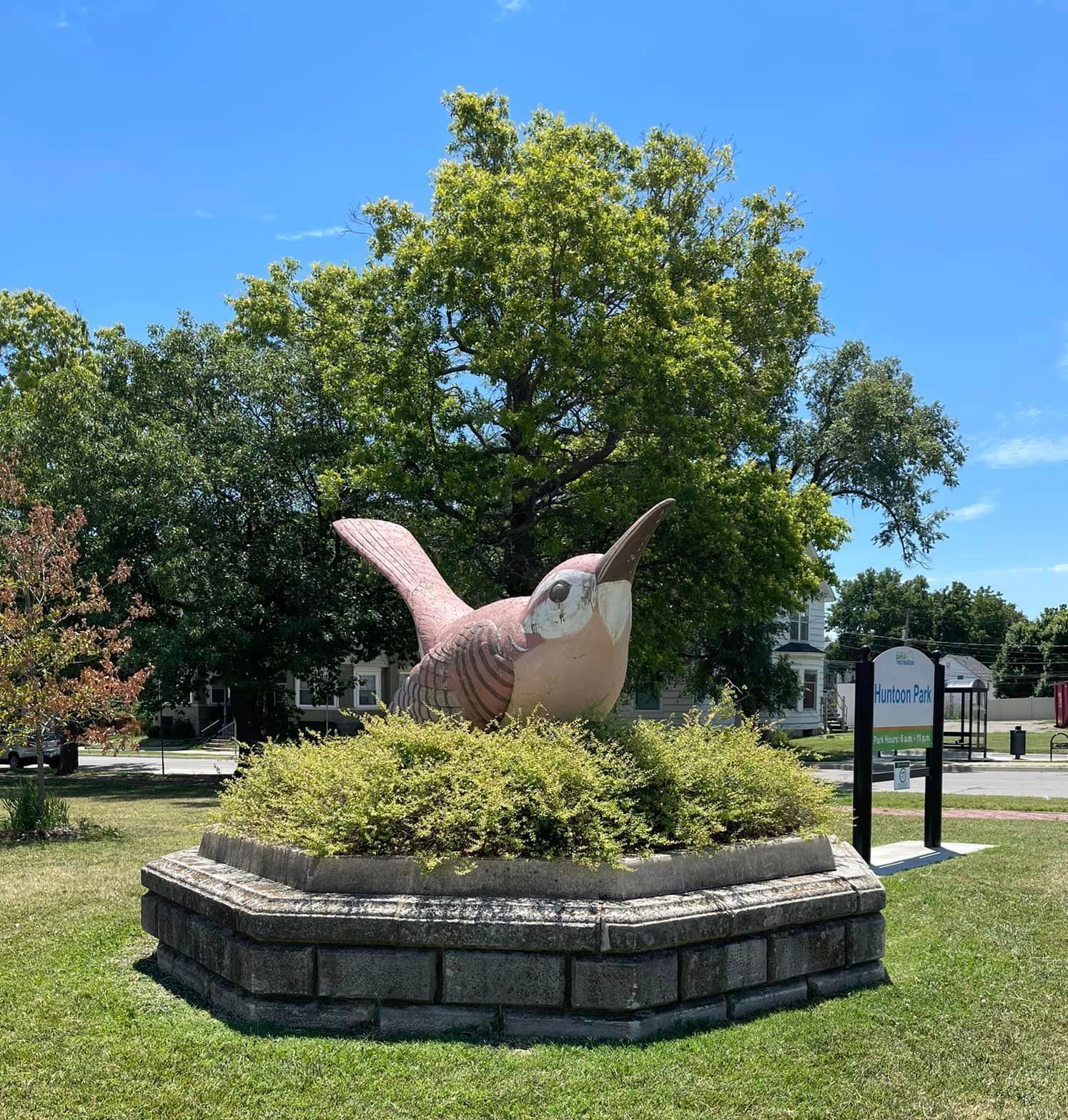World's Largest Wren Statue: world record in Topeka, Kansas