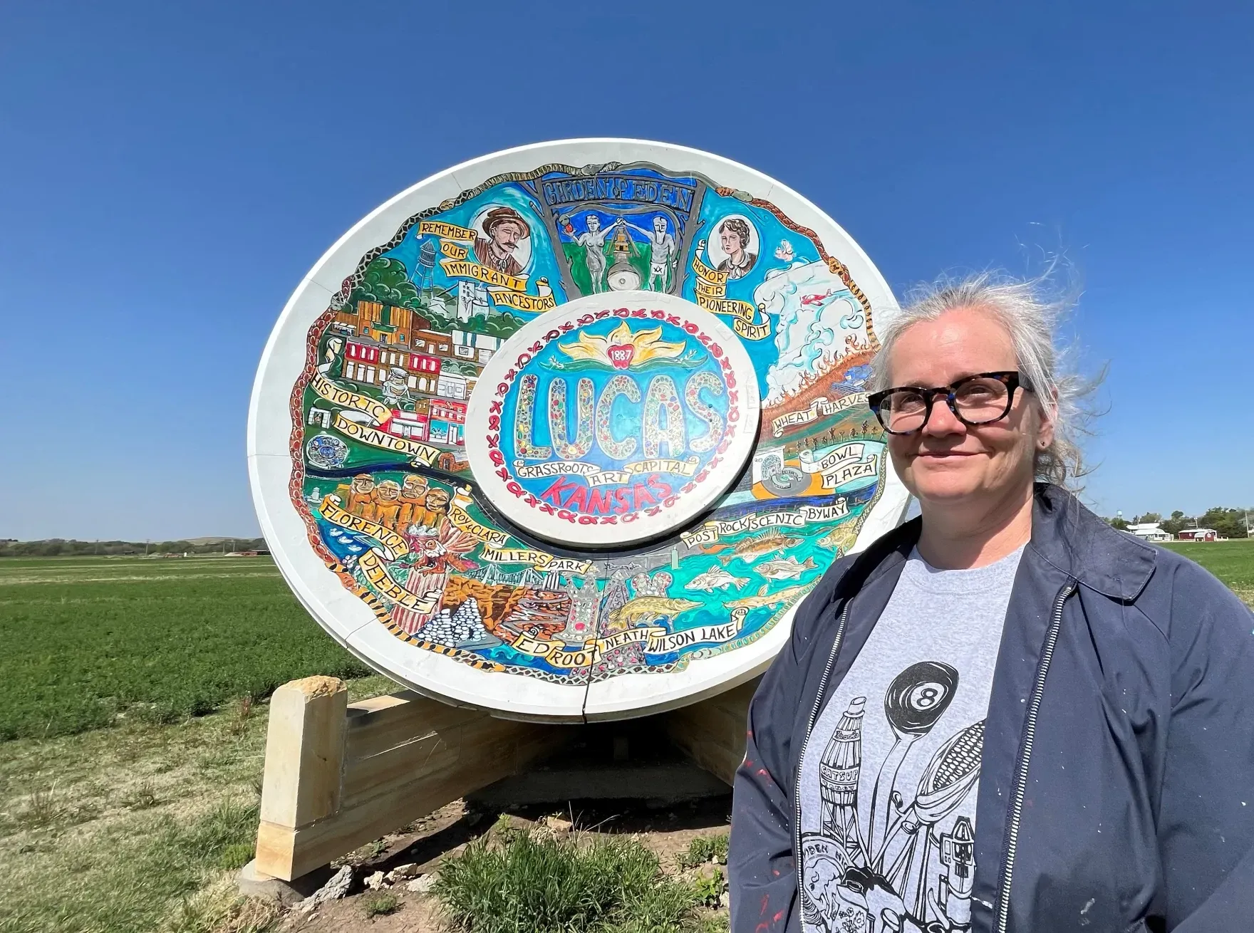 
World’s Largest Souvenir Travel Plate: world record in Lucas, Kansas