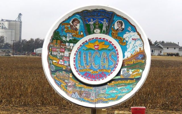 World's Largest Souvenir Travel Plate: world record in Lucas, Kansas