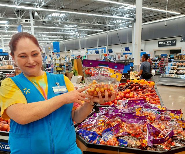 World's Largest Walmart Supercenter: world record in Albany, New York