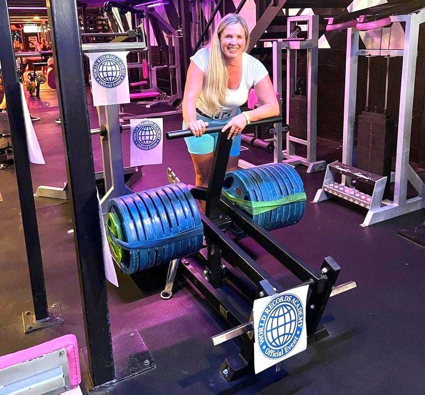 Heaviest squat to parallel in a belted squat machine (female): Kerstin Sellberg sets world record