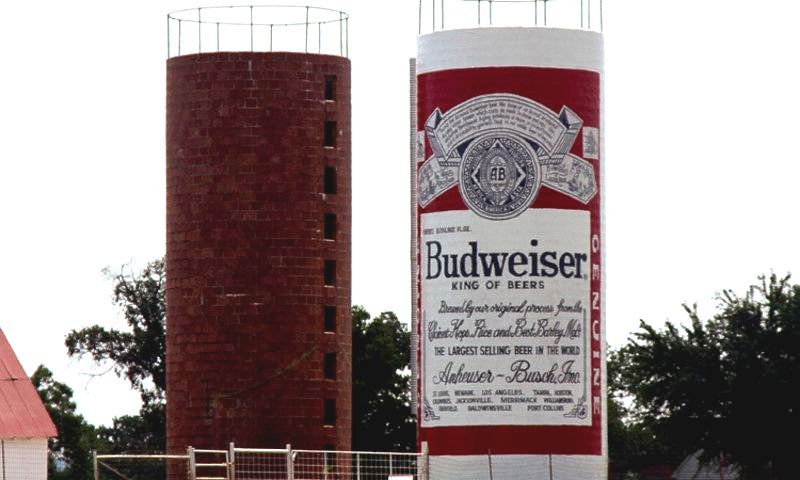 World's Largest Budweiser Can Sculpture: world record in Lavaca, Arkansas
