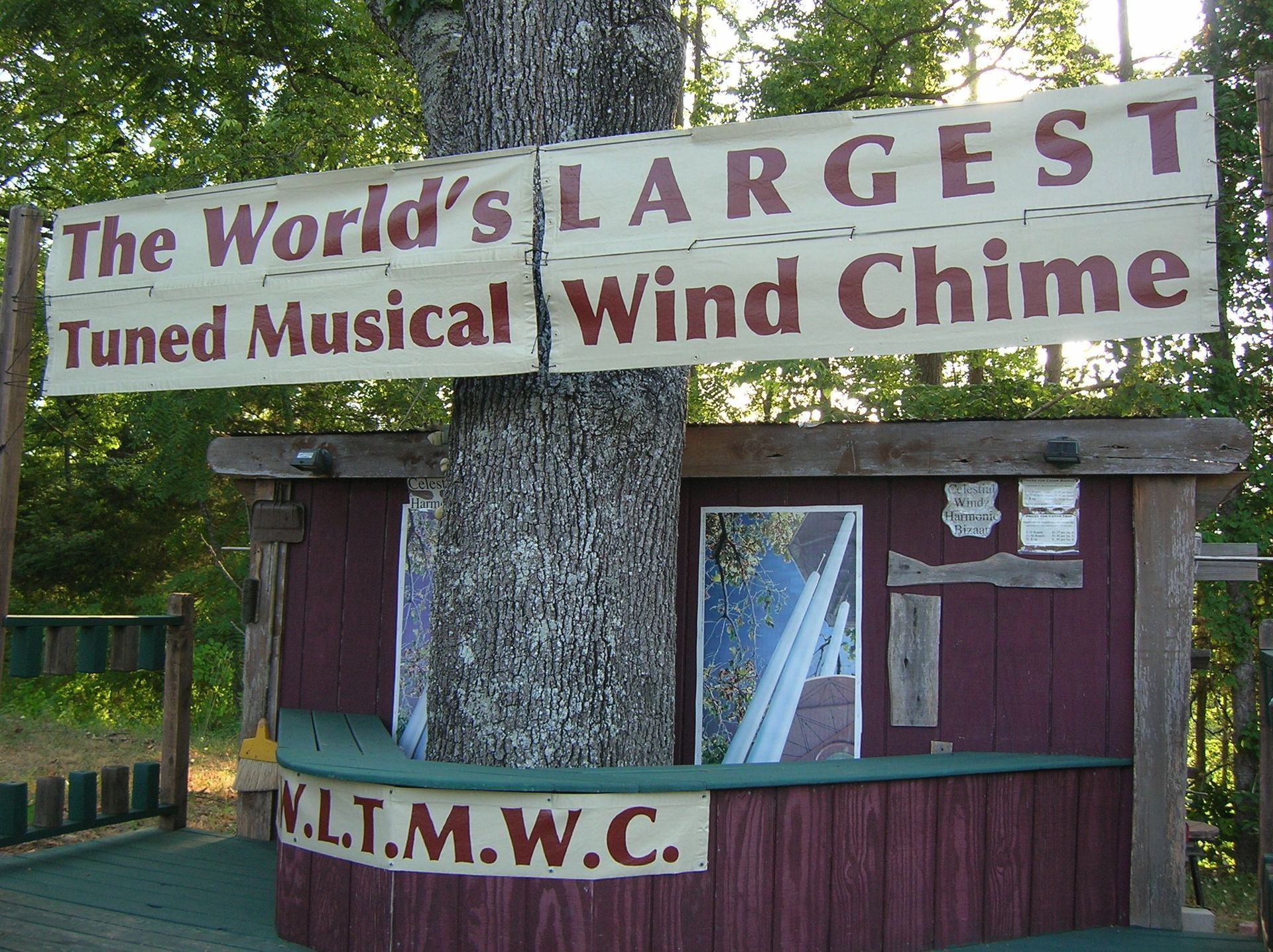 World’s Largest Windchimes: world record in Eureka Springs, Arkansas