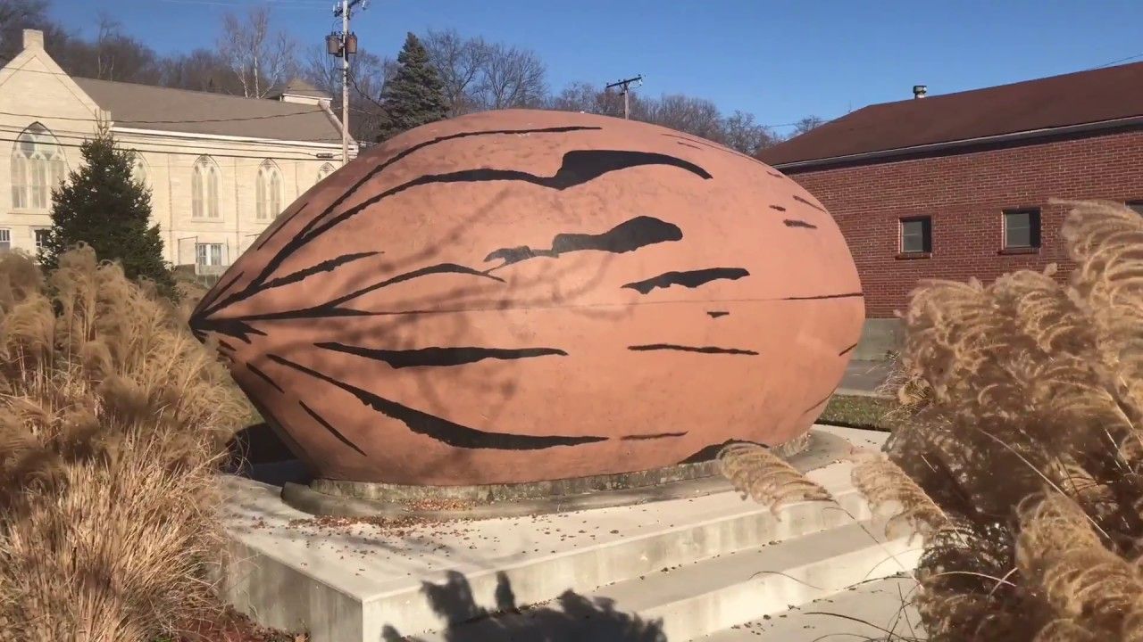 World's Largest Pecan Replica Sculpture: world record in Brunswick, Missouri