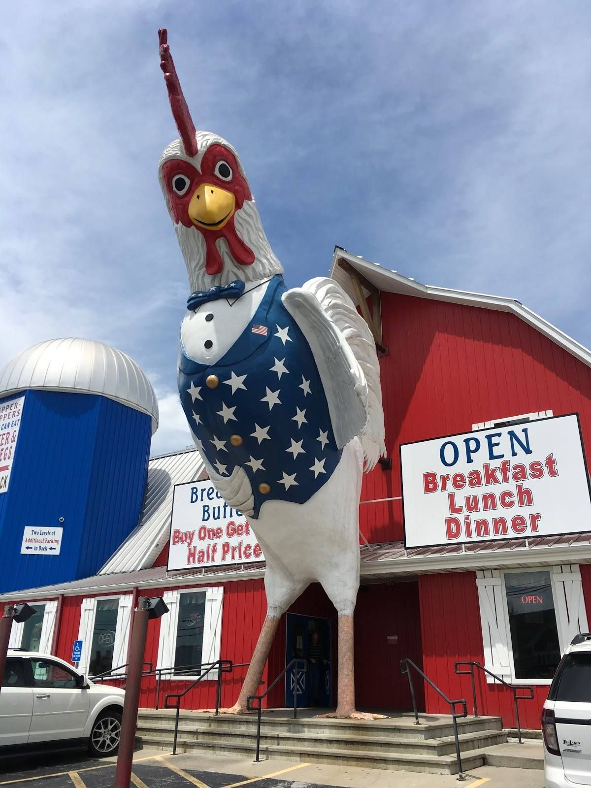 World's Largest Rooster Sculpture: world record in Branson, Missouri