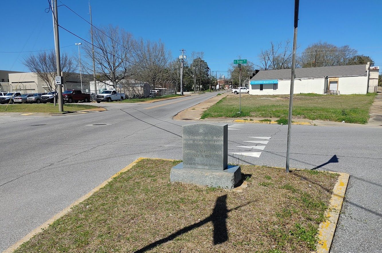 World's Smallest City Block: world record in Dothan, Alabama
