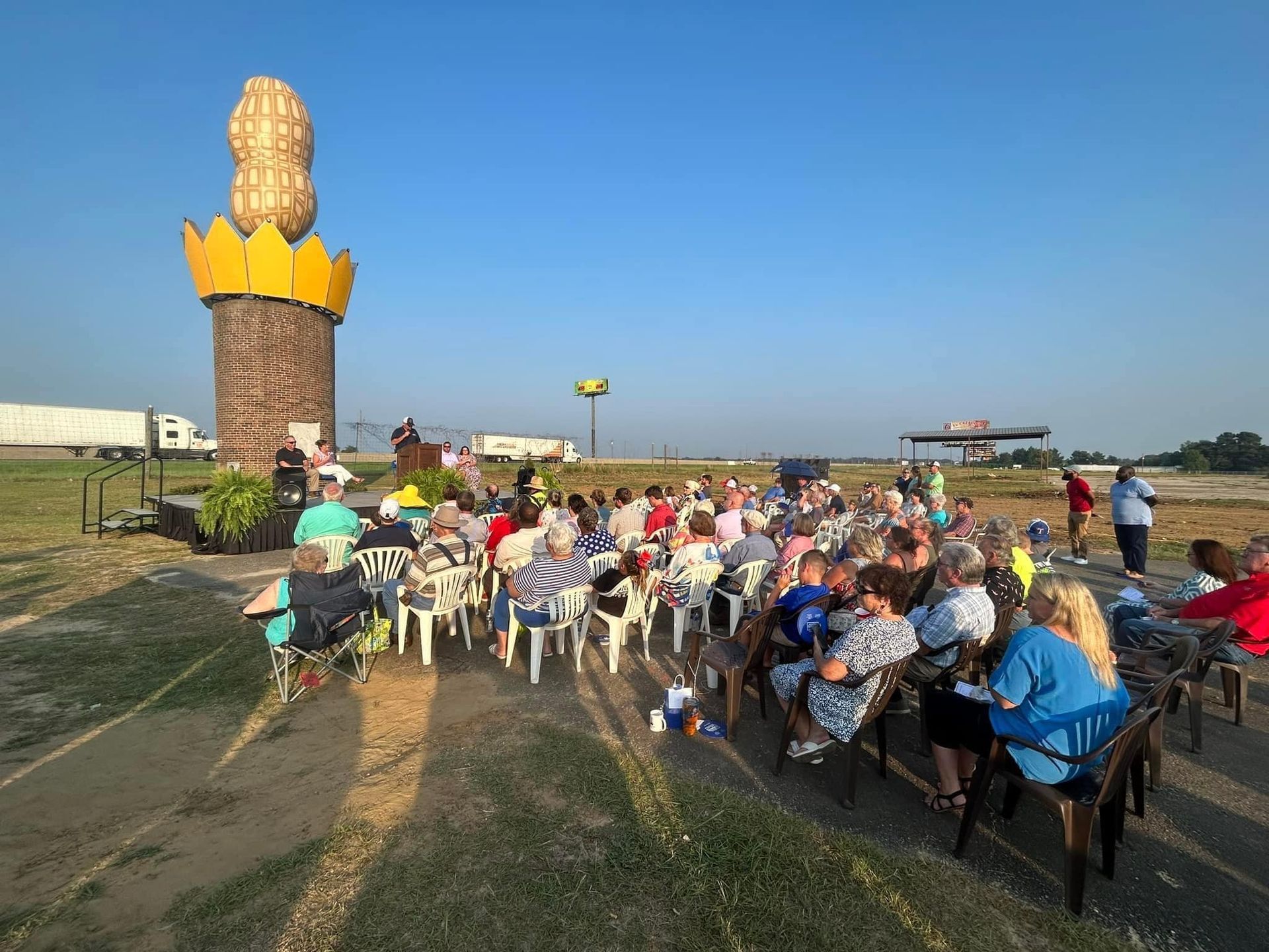 World's Largest Peanut Monument: world record in Ashburn, Georgia