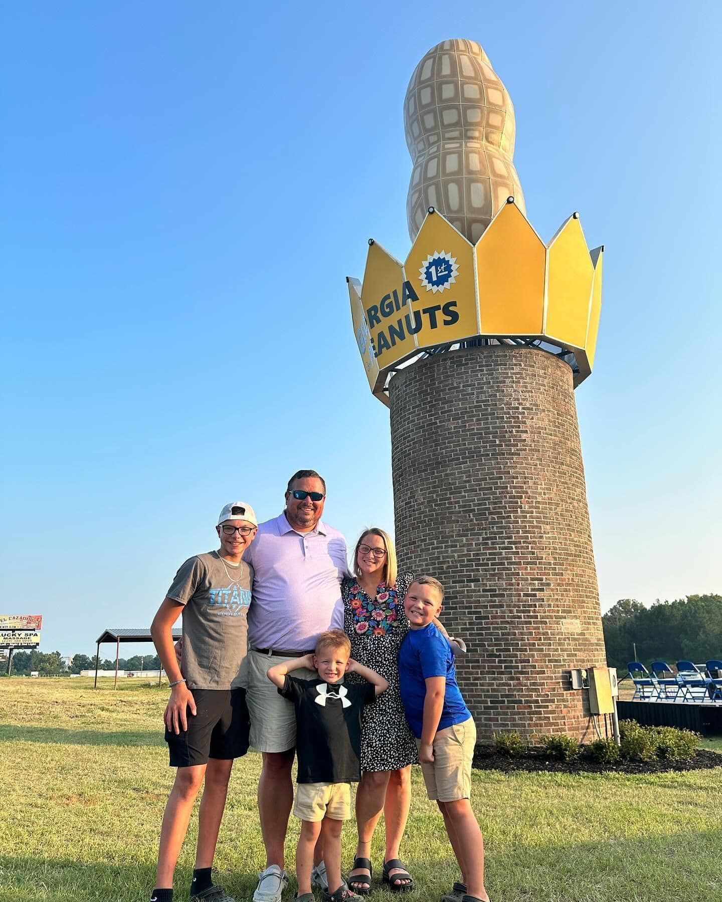 World's Largest Peanut Monument: world record in Ashburn, Georgia