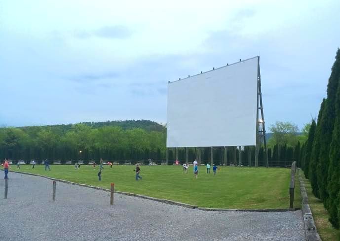 World’s Largest Drive-In Movie Screens: world record in Trenton, Georgia