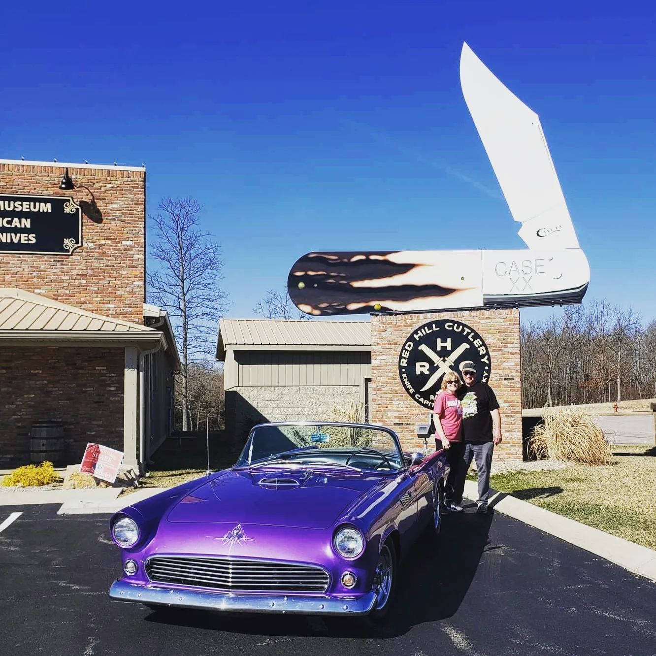 World's Largest Pocket Knife: world record in Radcliff, Kentucky