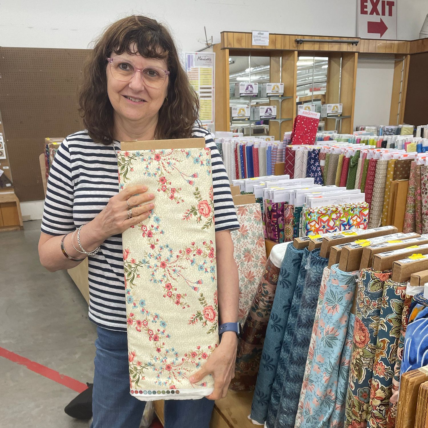 World's largest retail selection of premium cotton fabrics: world record in Paducah, Kentucky