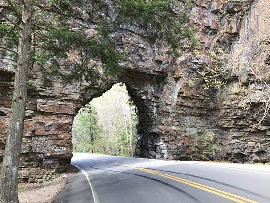 World's Shortest Highway Tunnel: world record in Shady Valley, Tennessee