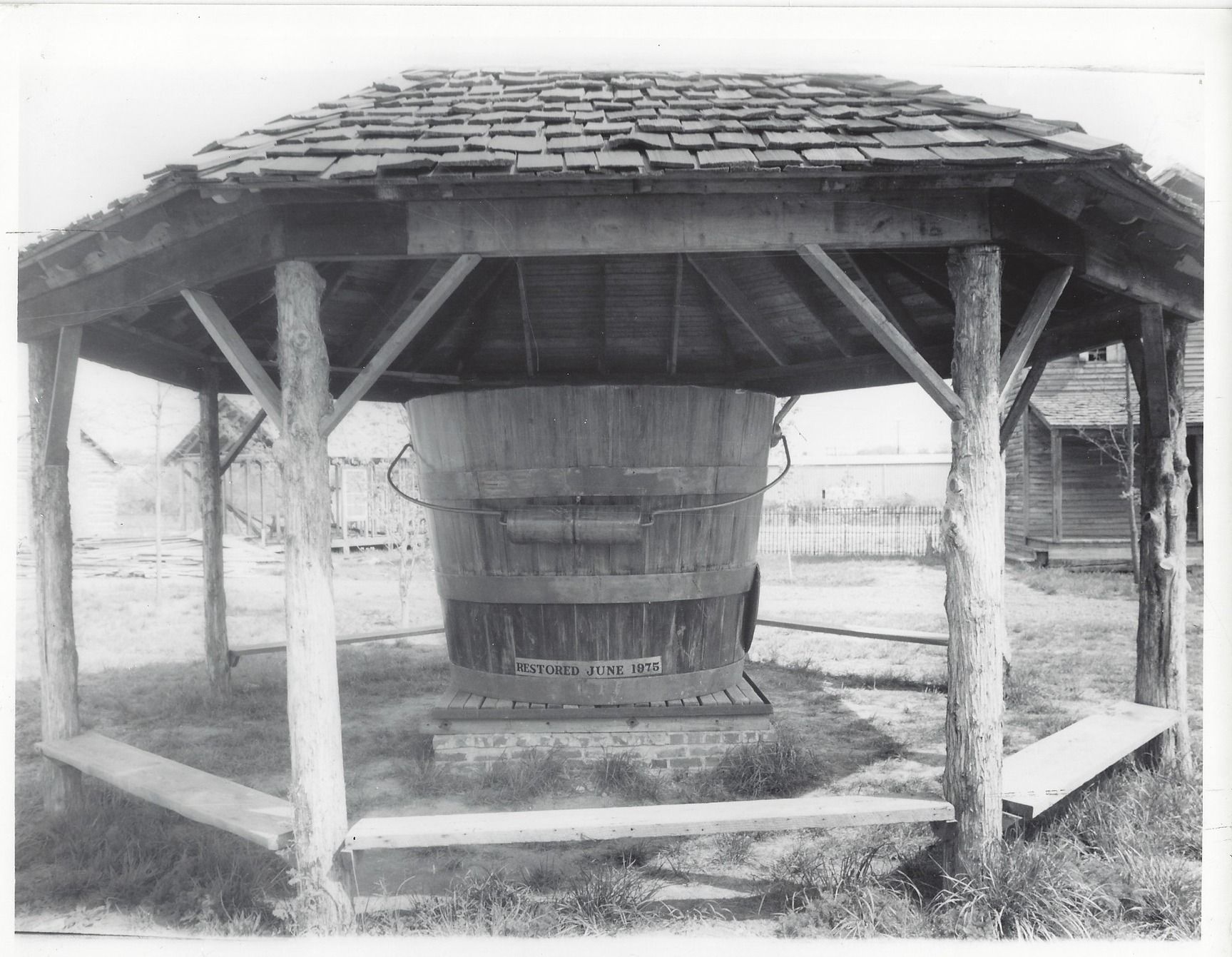 World's Largest Cedar Bucket: world record in Murfreesboro, Tennessee