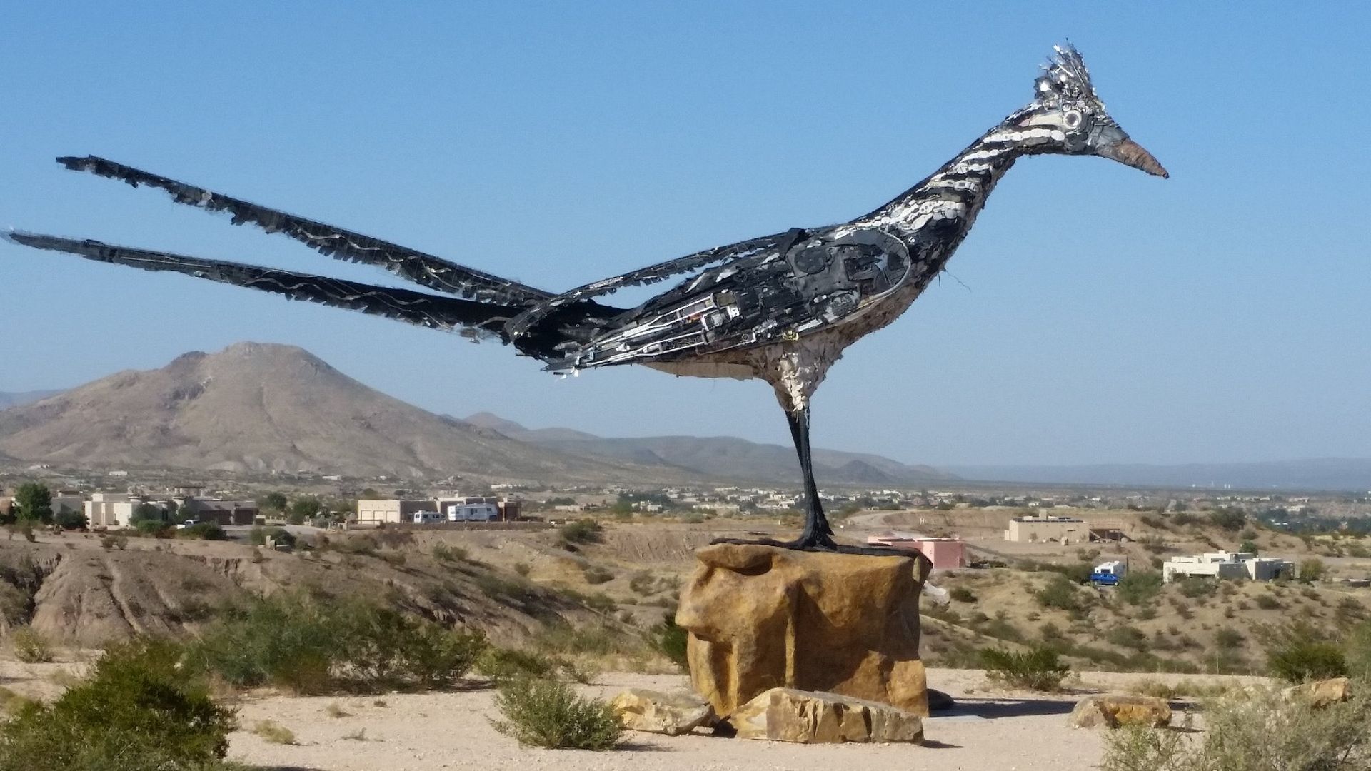 World's Largest Recycled Roadrunner Sculpture, world record in Las Cruces, New Mexico