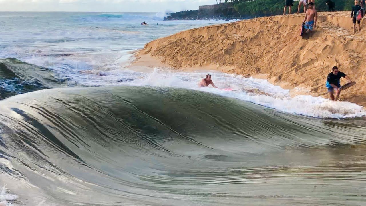World’s Largest River Wave, world record in O'ahu, Hawaii

