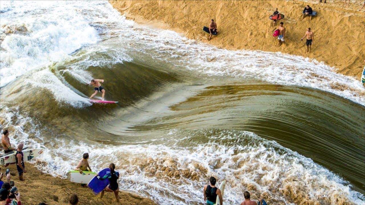 
World’s Largest River Wave, world record in O'ahu, Hawaii