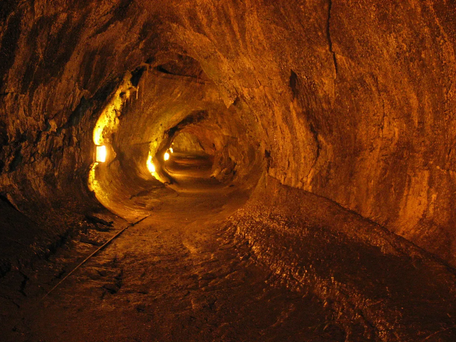 
World's Longest Lava Tube, world record in Hawaii