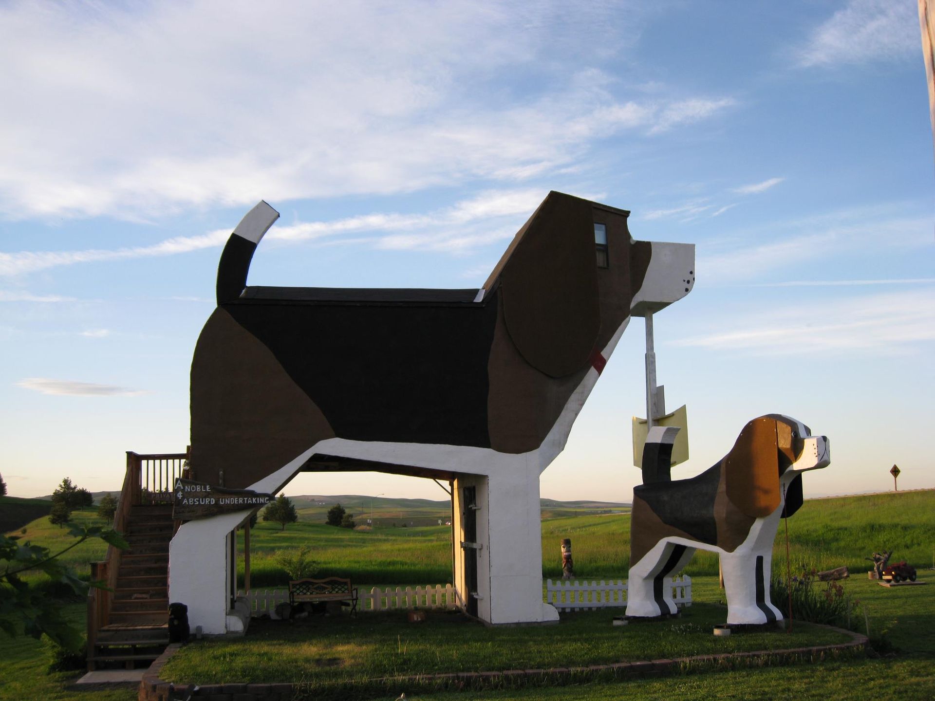 World's First Beagle-shaped Bed and breakfast, world record in Cottonwood, Idaho

