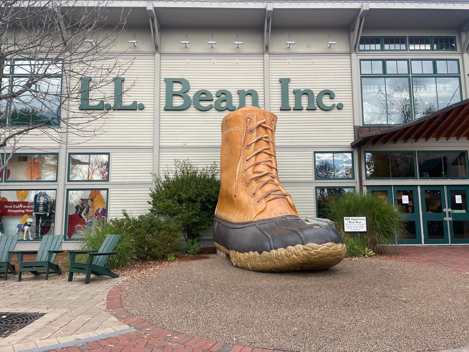 World's Largest Hunting Boot, world record in Freeport, Maine
