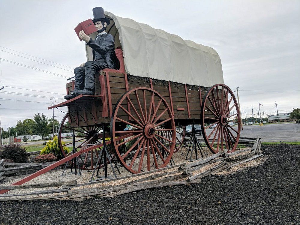 World's Largest Covered Wagon, world record in Lincoln, Illinois
