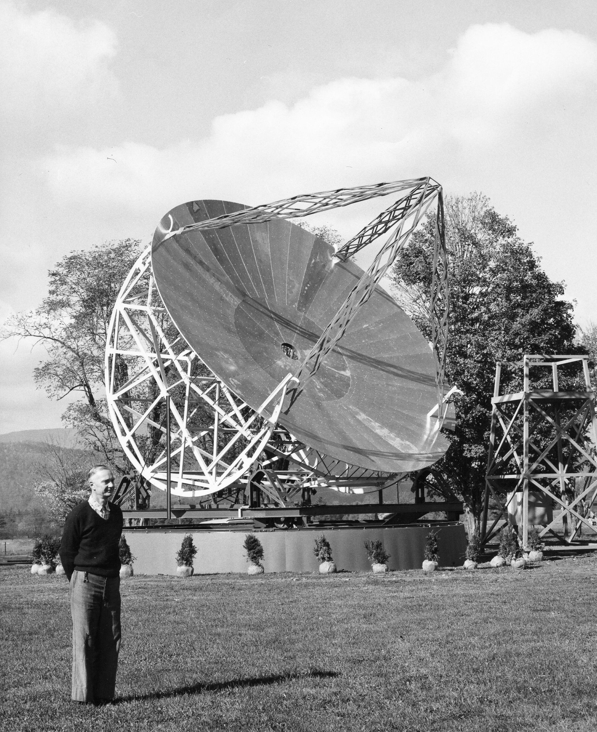 World's First Radio Telescope, world record in Wheaton, Illinois
