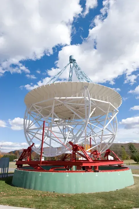 World's First Radio Telescope, world record in Wheaton, Illinois
