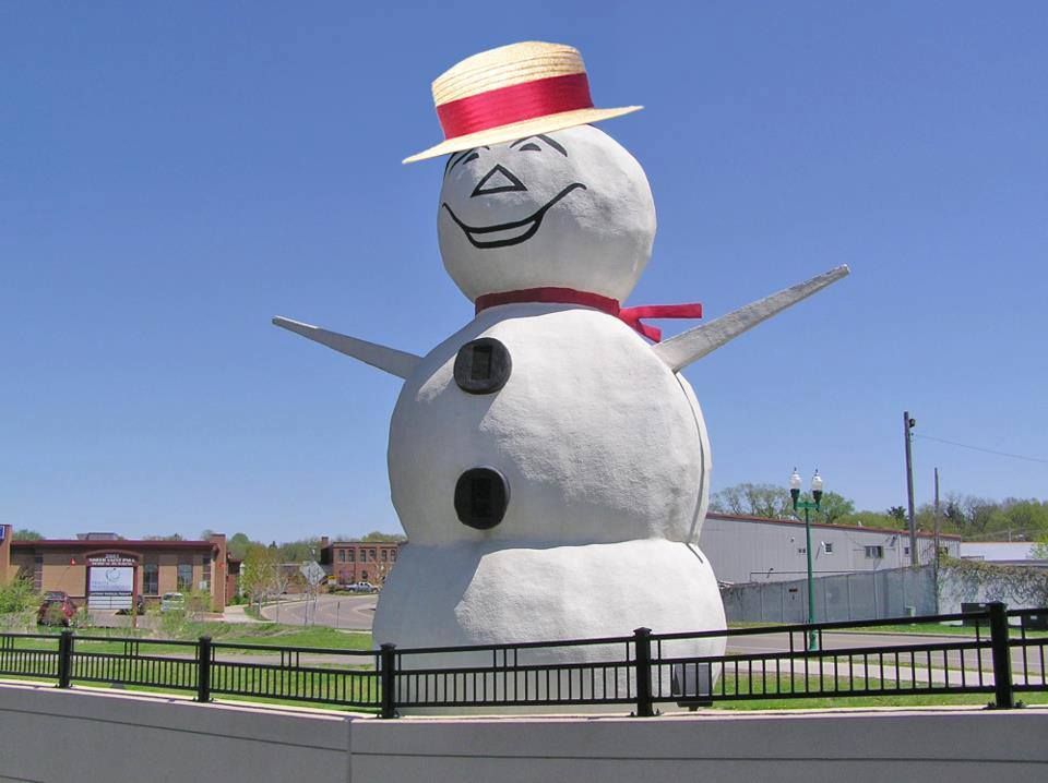 
World's Largest Stucco Snowman, world record in North St. Paul, Minnesota