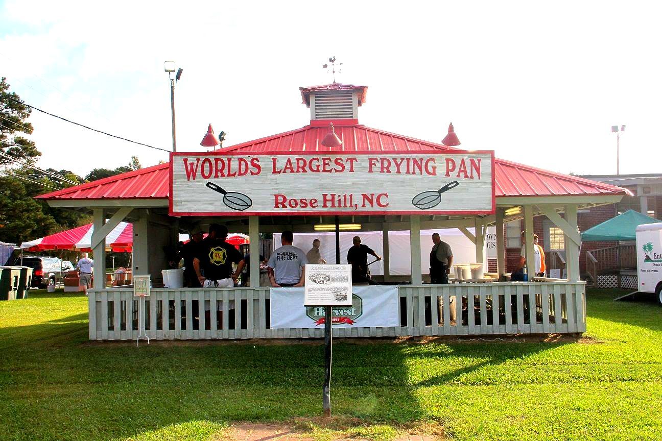 World's Largest Operational Frying Pan, world record in Rose Hill, North Carolina
