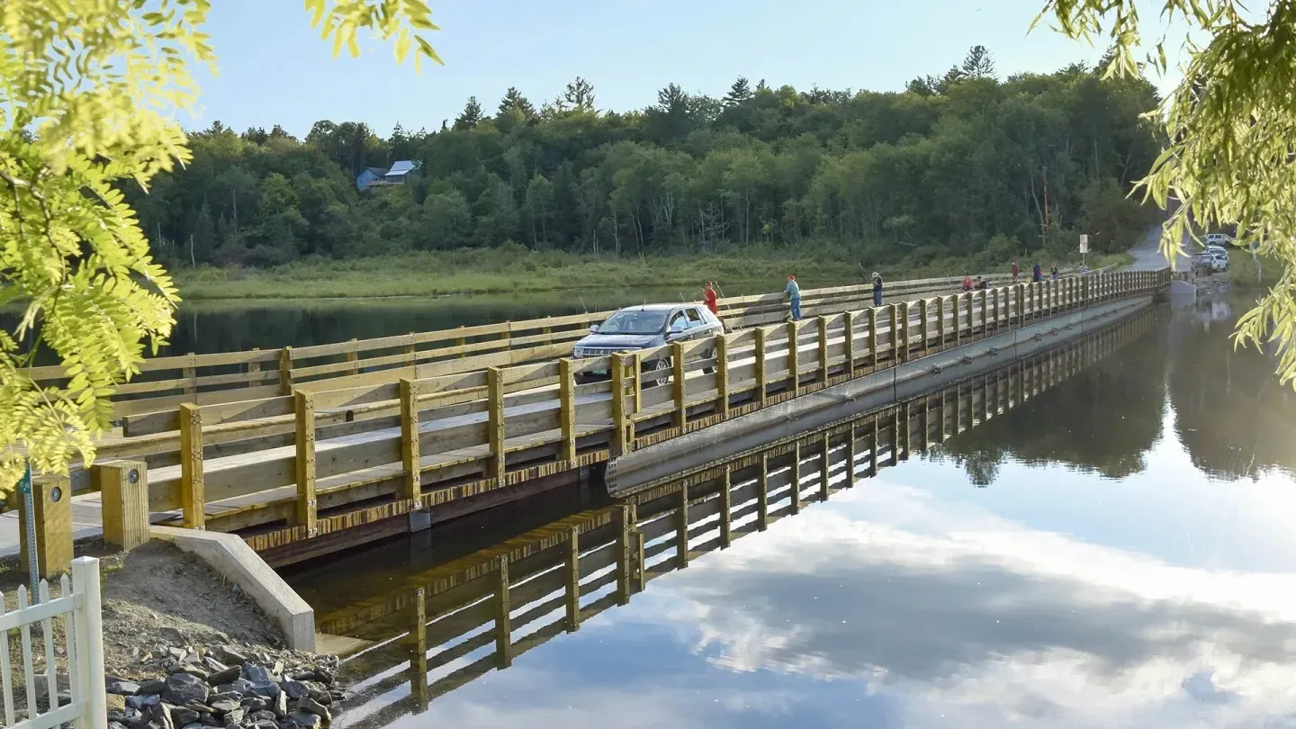 World's First FRP Floating Bridge, world record in Brookfield, Vermont
World's First FRP Floating Bridge, world record in Brookfield, Vermont