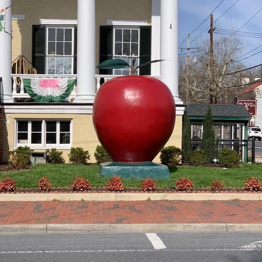 World's Largest Apple Sculpture, world record in Winchester, Virginia