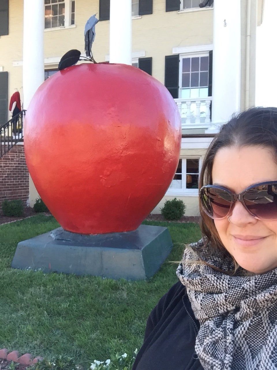 World's Largest Apple Sculpture, world record in Winchester, Virginia