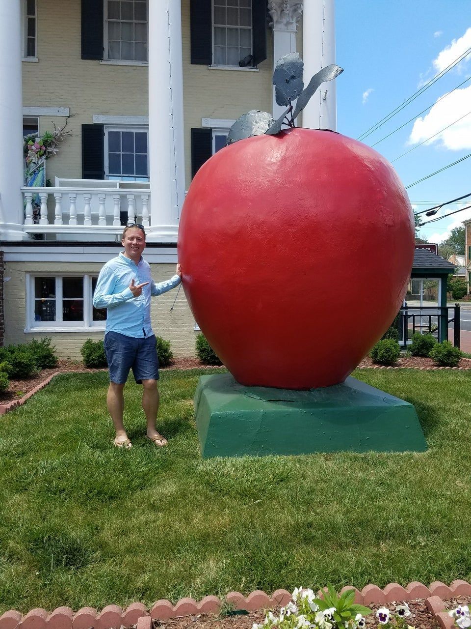 World's Largest Apple Sculpture, world record in Winchester, Virginia