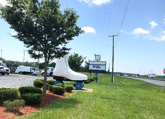 World’s Largest Rollerskate Sculpture, world record in Bealeton, Virginia