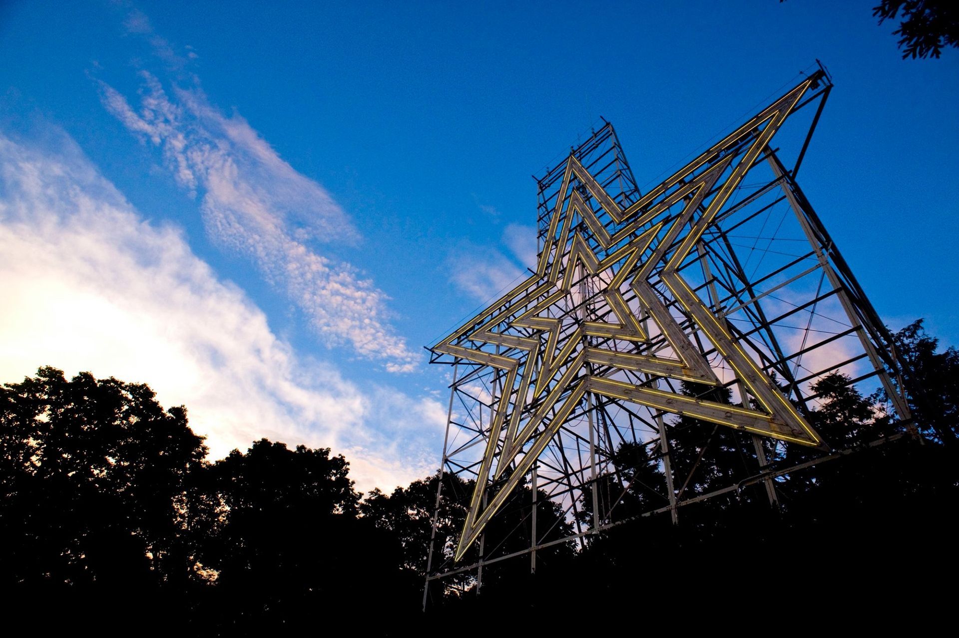 World's largest freestanding illuminated man-made star, world record in Roanoke, Virginia