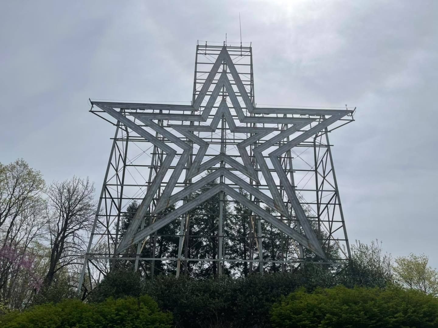 World's largest freestanding illuminated man-made star, world record in Roanoke, Virginia