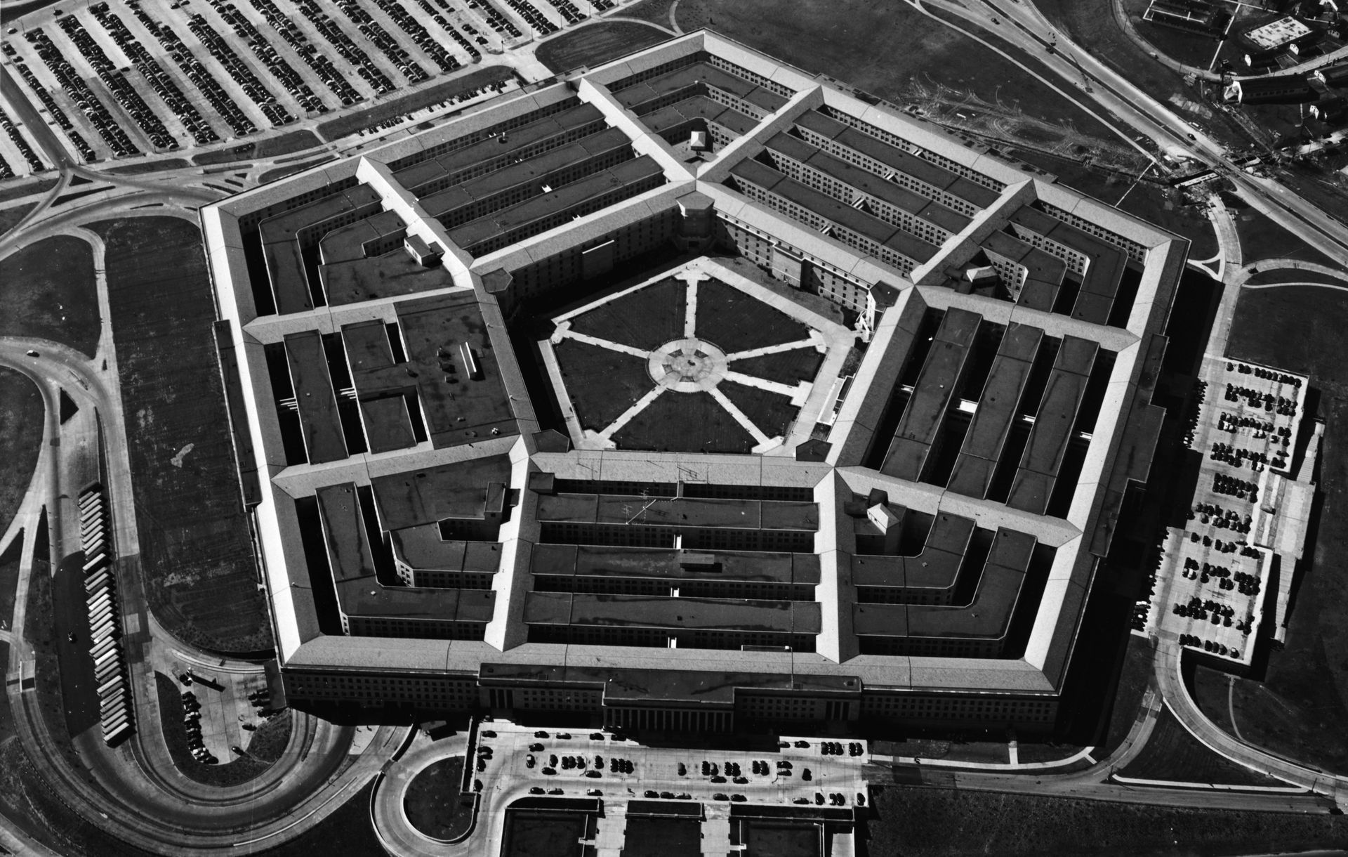 World's Largest Low-rise Office Building, world record in Arlington County, Virginia
